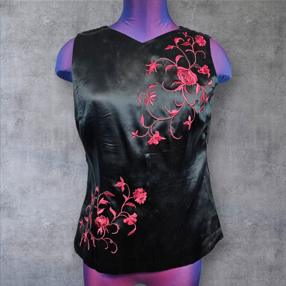 Vintage Y2K Casual Corner Black Silk Embroidered Red Roses Sleeveless Top 10 N18
